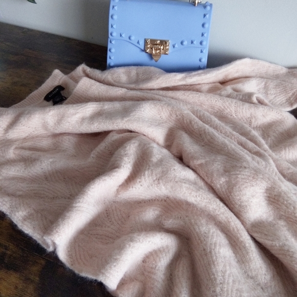 🆕🌿HALOGEN SWEATER🌿 - Picture 5 of 7